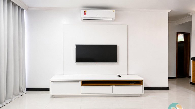 Apartamento a Poucos Metros da Praia de Taperapuã | Piscinas