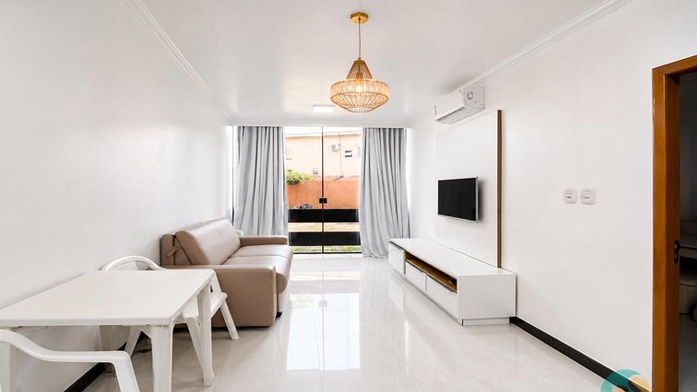 Apartamento a Poucos Metros da Praia de Taperapuã | Piscinas